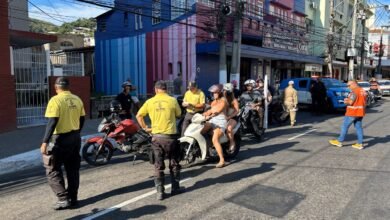 Blitz contra motos barulhentas da apreende 2 veículos e autua 18 condutores – Prefeitura Municipal de Niterói