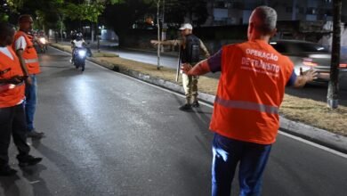 Prefeitura de Niterói apreende duas motos e notifica 21 motociclistas em blitz contra motos barulhentas – Prefeitura Municipal de Niterói