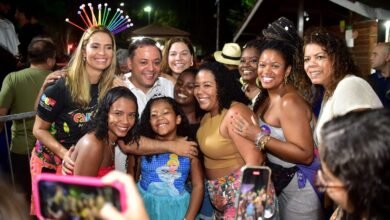 Prefeito de Niterói vai a carnavais de bairros acompanhado da Corte Momesca – Prefeitura Municipal de Niterói