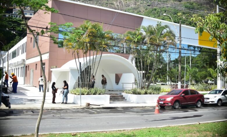 Prefeito Rodrigo Neves faz nova vistoria na obra da Maternidade Municipal Alzira Reis – Prefeitura Municipal de Niterói