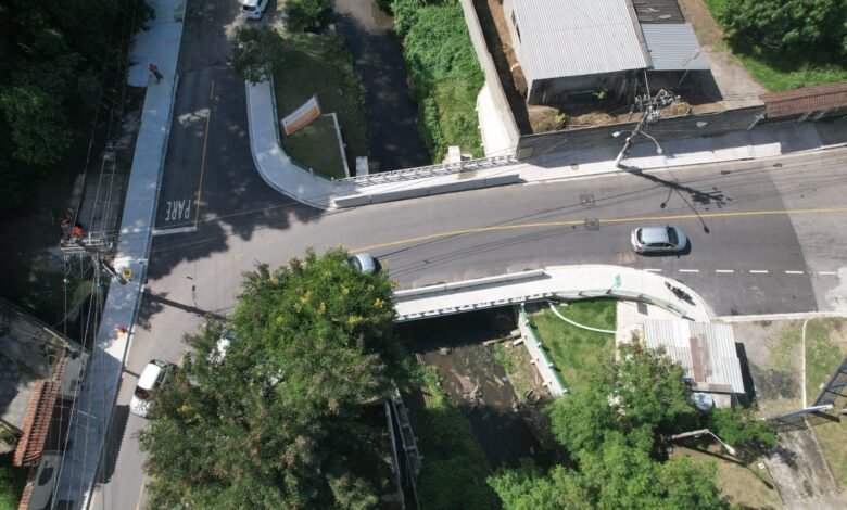 Prefeito Rodrigo Neves inaugura ponte que liga Santa Bárbara à Matapaca – Prefeitura Municipal de Niterói