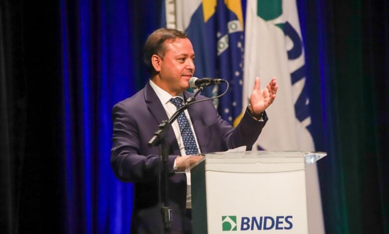 Prefeito Rodrigo Neves participa de encontro com autoridades federais e estaduais no BNDES – Prefeitura Municipal de Niterói
