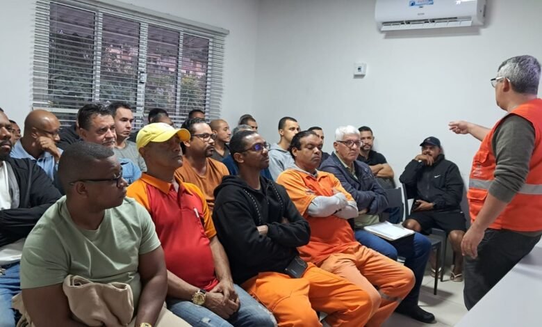 Companhia de Limpeza de Niterói oferece encontro sobre segurança no trânsito aos motoristas da empresa – Prefeitura Municipal de Niterói