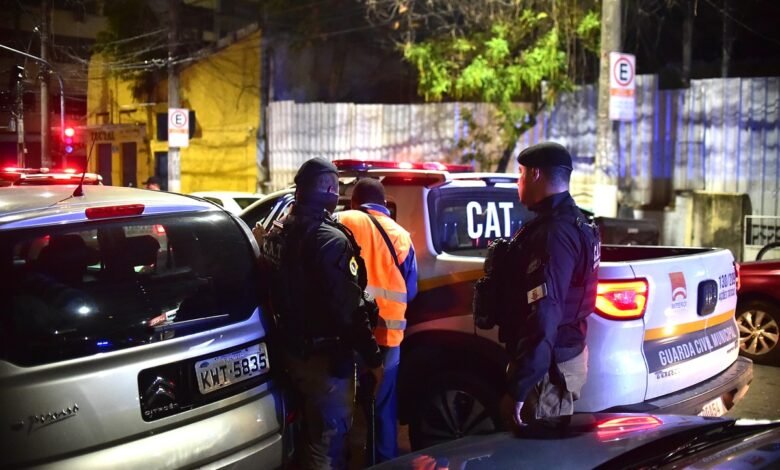 Prefeitura de Niterói e Polícia Civil realizam Operação Donos da Rua para combater flanelinhas ilegais no Jardim Icaraí