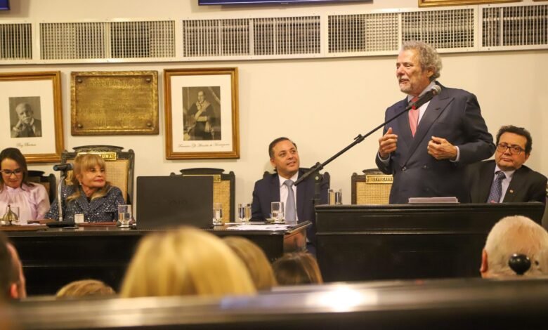 Procurador-geral de Niterói, jurista Técio Lins e Silva recebe homenagem no Instituto dos Advogados Brasileiros – Prefeitura Municipal de Niterói