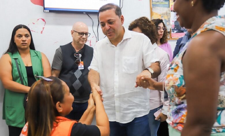 Prefeito Rodrigo Neves visita a Policlínica Regional do Largo da Batalha – Prefeitura Municipal de Niterói