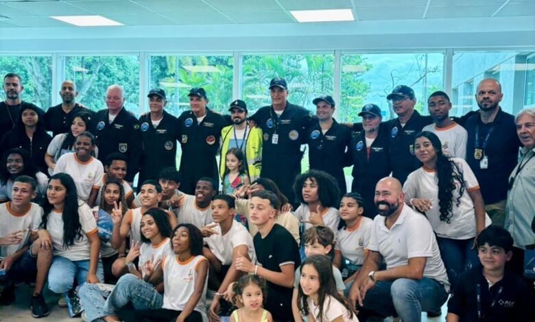 Alunos da rede municipal vivem dia de imersão no mundo da aviação com o projeto Pega a Visão   – Prefeitura Municipal de Niterói