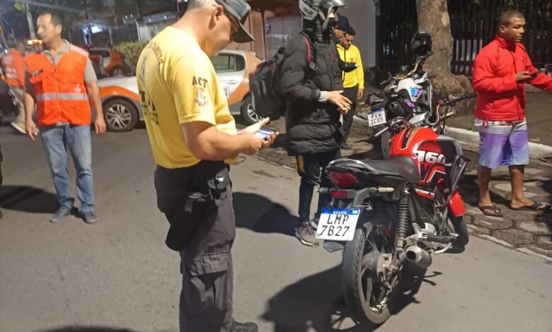 Prefeitura de Niterói realiza ação com abordagem de mais de 150 motos em Pendotiba – Prefeitura Municipal de Niterói