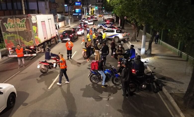 Prefeitura de Niterói realiza operação e fiscaliza mais de 200 motos em Icaraí – Prefeitura Municipal de Niterói