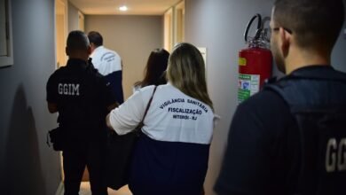 Ação integrada interdita clínica de estética em Icaraí  – Prefeitura Municipal de Niterói