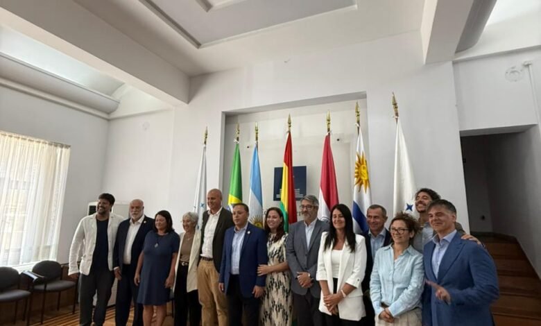 Presidente da Rede Mercocidades, prefeito Rodrigo Neves, lidera reunião estratégica da Associação de Cidades em Montevidéu