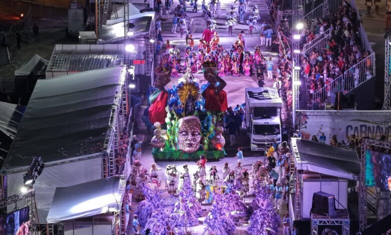 Luz, samba e emoção marcam segundo dia do Carnaval de Niterói – Prefeitura Municipal de Niterói