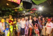 Prefeito Rodrigo Neves prestigia Carnaval nos bairros e celebra a cultura popular em Niterói – Prefeitura Municipal de Niterói