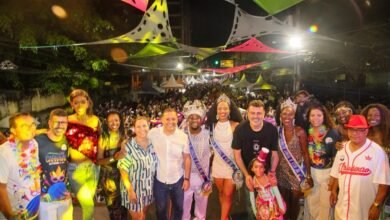 Prefeito Rodrigo Neves prestigia Carnaval nos bairros e celebra a cultura popular em Niterói – Prefeitura Municipal de Niterói