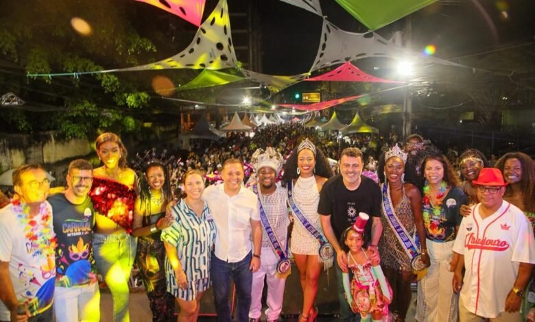 Prefeito Rodrigo Neves prestigia Carnaval nos bairros e celebra a cultura popular em Niterói – Prefeitura Municipal de Niterói