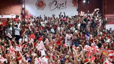 Prefeito Rodrigo Neves vibra com título da Viradouro e diz que enredo sobre Mestre Ciça é homenagem à cultura popular brasileira