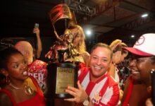 Prefeito de Niterói anuncia novo desfile da campeã Viradouro, no dia 7 de março – Prefeitura Municipal de Niterói