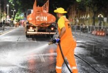 Após desfile da Viradouro, Clin realiza limpeza da Avenida Amaral Peixoto – Prefeitura Municipal de Niterói