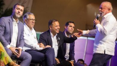 Lula e Rodrigo Neves abrem Caravana Federativa em Niterói e destacam parceria entre municípios e Governo Federal