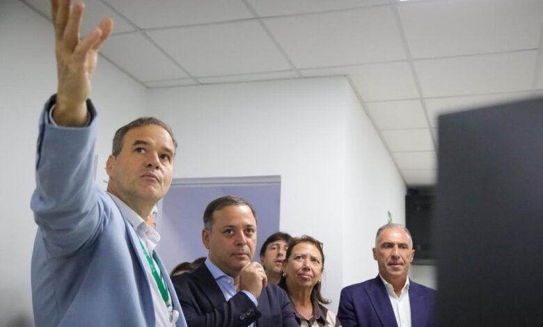 Prefeito de Niterói visita base operacional da Enel no Barreto – Prefeitura Municipal de Niterói