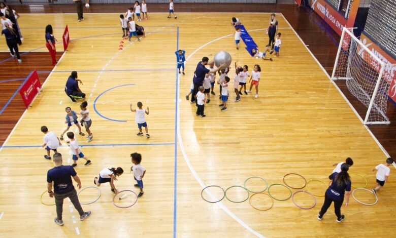 Niterói inicia distribuição de mais de 11 mil materiais esportivos para escolas da rede municipal – Prefeitura Municipal de Niterói