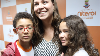 Prefeitura de Niterói entrega primeiras Carteiras de Identificação da Pessoa com Transtorno do Espectro Autista (CIPTEA)