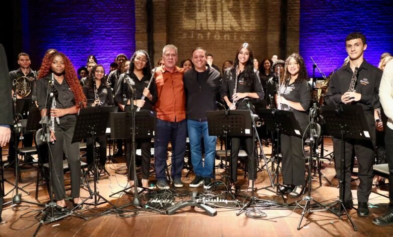 Aprendiz Musical comemora 25 anos com Theatro Municipal lotado para marcar o lançamento do álbum “Choro Sinfônico”
