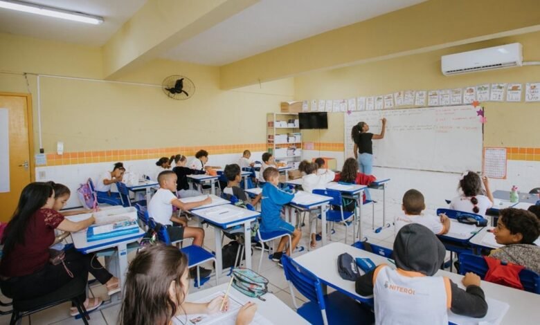 Educação de Niterói lança edital “Autores da Rede” e valoriza produção intelectual de profissionais da Rede Municipal
