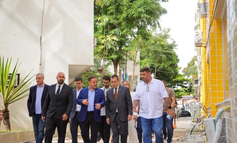 Prefeito Rodrigo Neves se reúne com secretários e representantes da Polícia Civil para vistoriar obras da Cidade da Polícia de Niterói