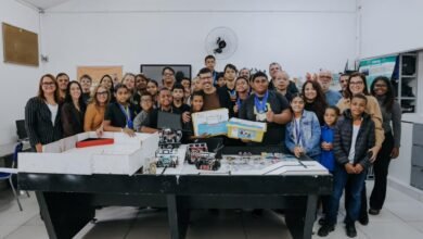 Prefeitura de Niterói entrega novos equipamentos de robótica à Escola Municipal João Brazil – Prefeitura Municipal de Niterói