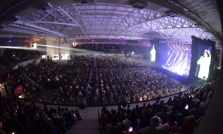 Roberto Carlos inaugura Arena Niterói em noite de emoção, clássicos e sonhos realizados – Prefeitura Municipal de Niterói