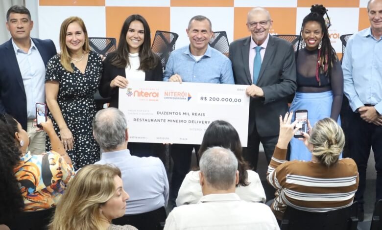 Niterói Empreendedora realiza mais uma entrega de cheques simbólicos para beneficiários do programa – Prefeitura Municipal de Niterói