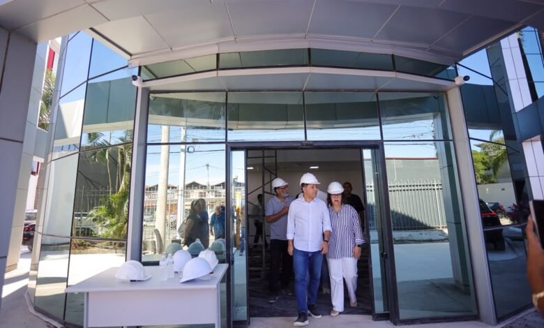 Prefeito Rodrigo Neves vistoria implantação do Supercentro de Exames e obras de nova escola na Região Oceânica