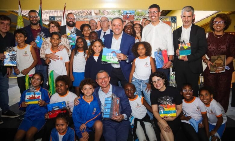  Niterói e Uruguai assinam acordo para primeira escola pública bilíngue em português e espanhol da rede municipal