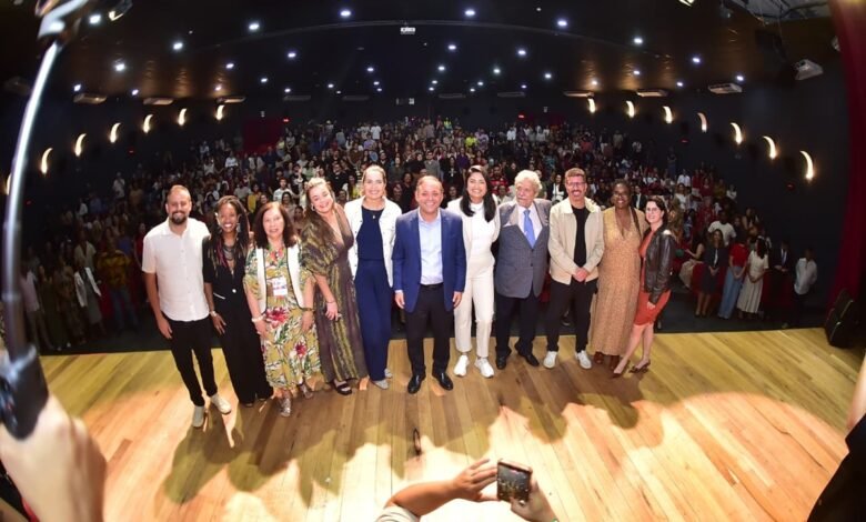 Primeiro dia da FLIN reúne cerca de cinco mil pessoas no Reserva Cultural, em Niterói – Prefeitura Municipal de Niterói